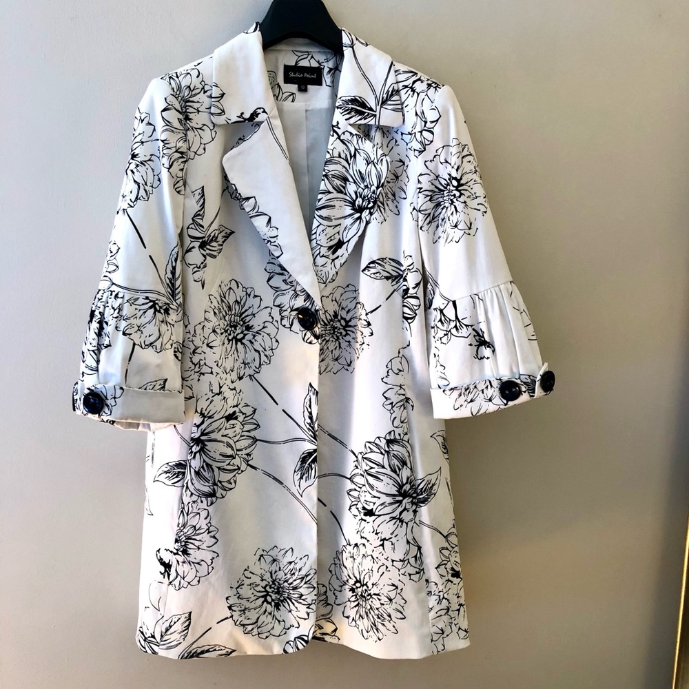 Studio Point White & Black Floral Blazer